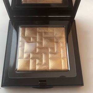 Highlight Powder in Moon Glow 

New and never used Without Box